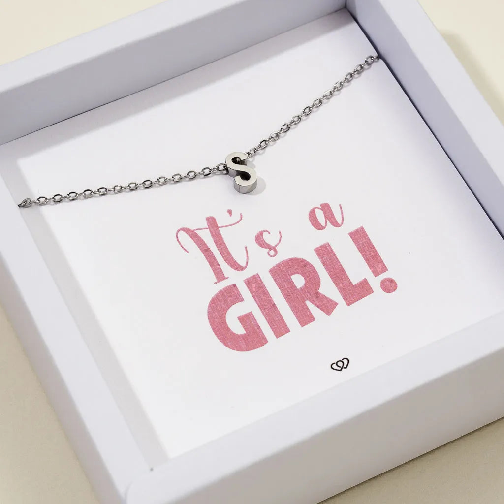 It’s a girl + Verižica Inicialka – srebrna