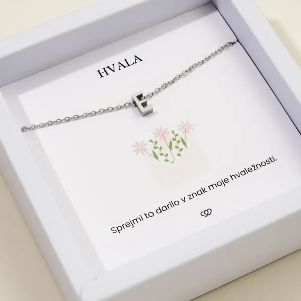 hvala-verižica-inicialka-srebrna